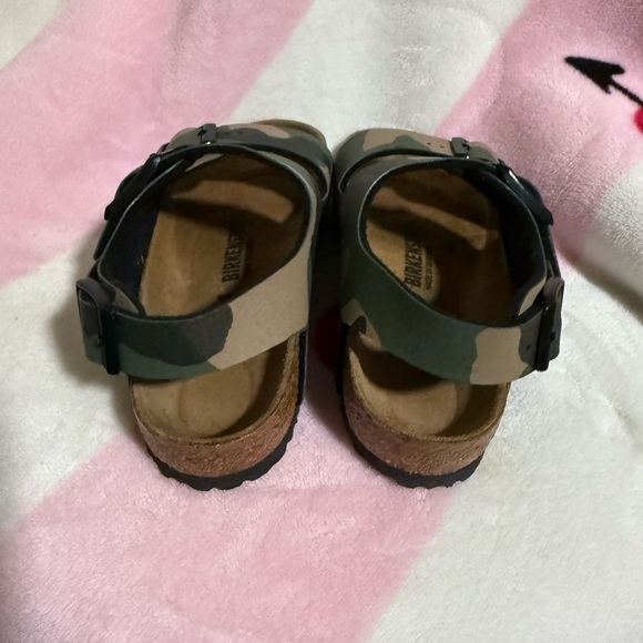 Birkenstock Kids Milano Sandals - Desert Soil Camo Khaki, Size 10C (28) - Picture 4 of 6